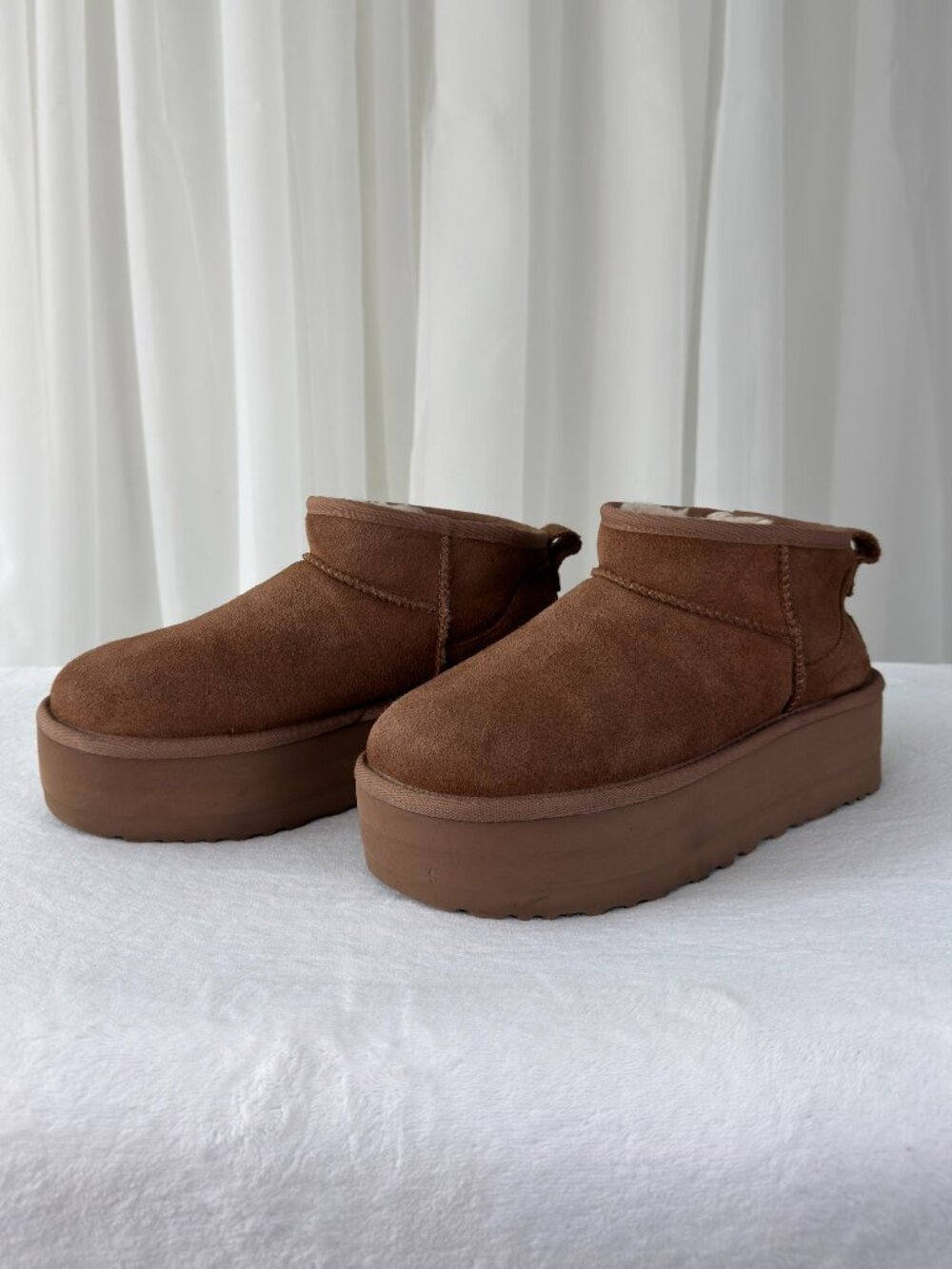 UGG Classic Ultra Mini Platform Boots Womens Chestnut Size 8 Sheepskin 1135092